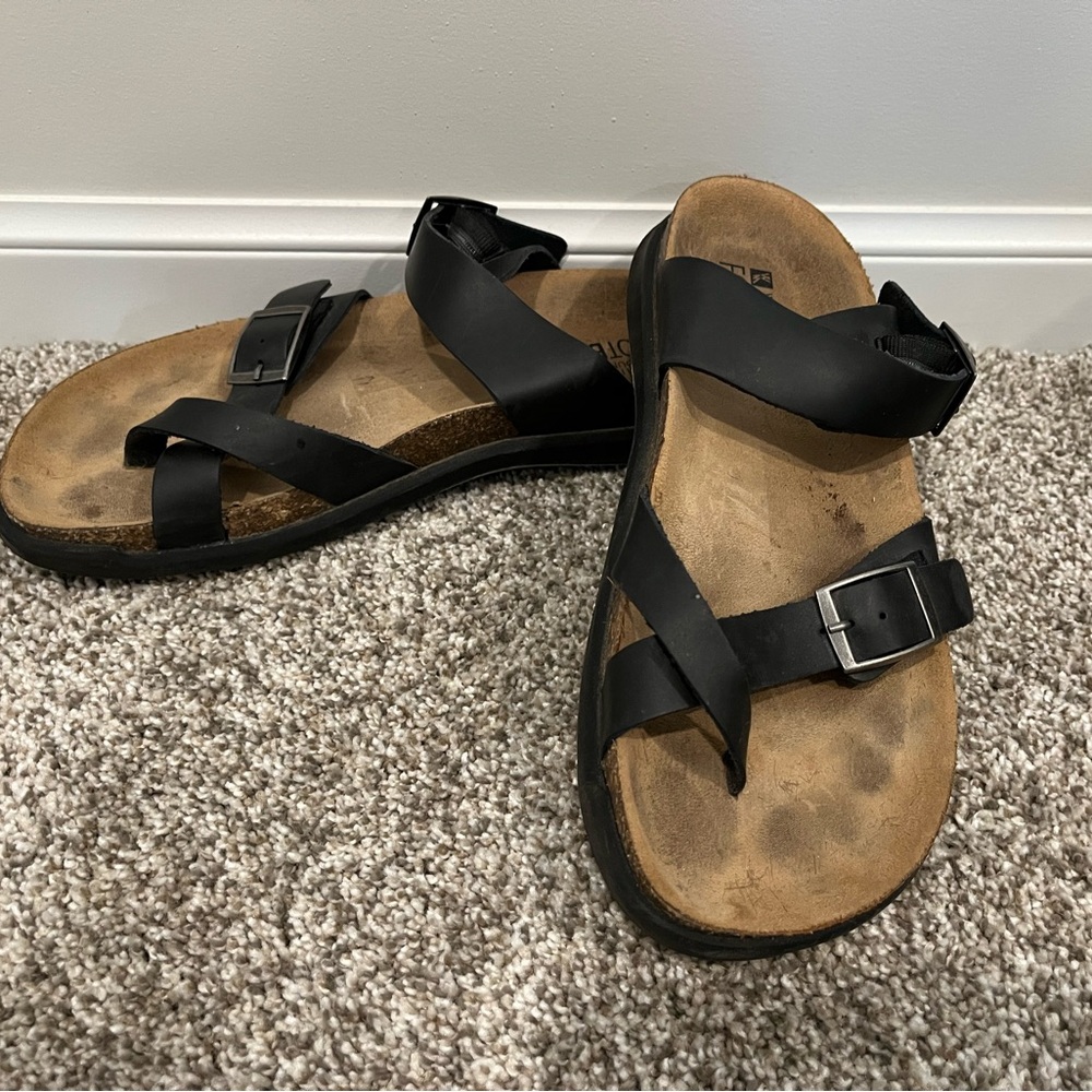 White Mountain Black Footbed Sandals